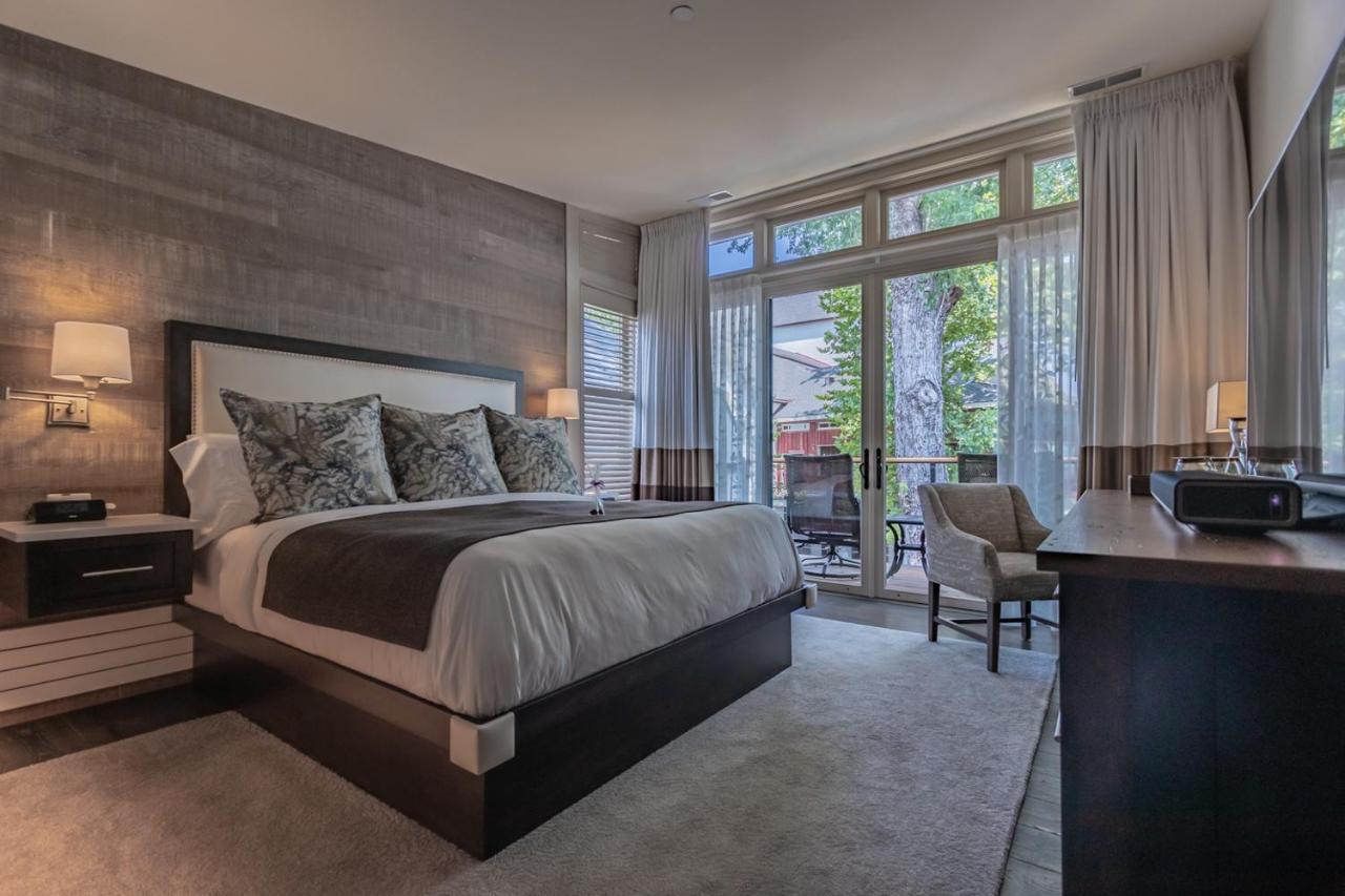 Carriage House 2*