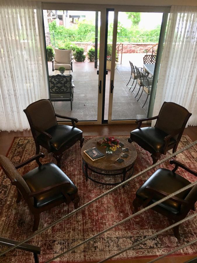 Carriage House 2*