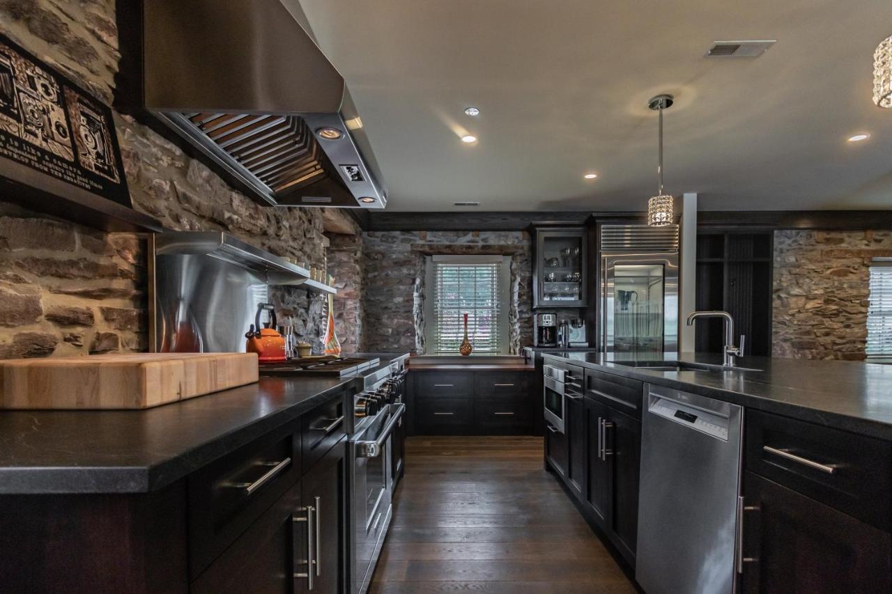 Carriage House Inn