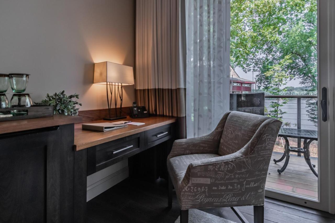 Carriage House Inn 2*