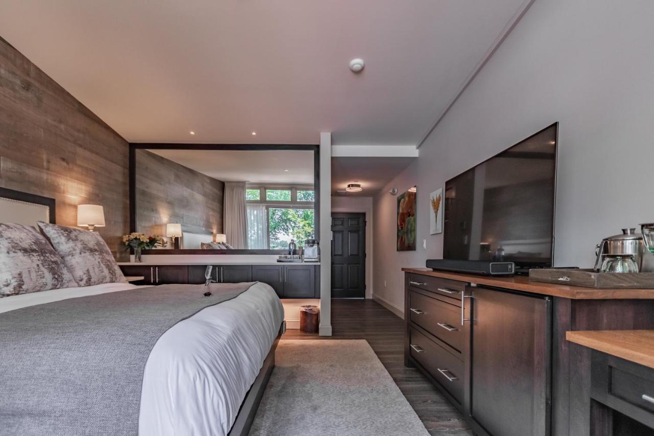 Carriage House Inn 2*